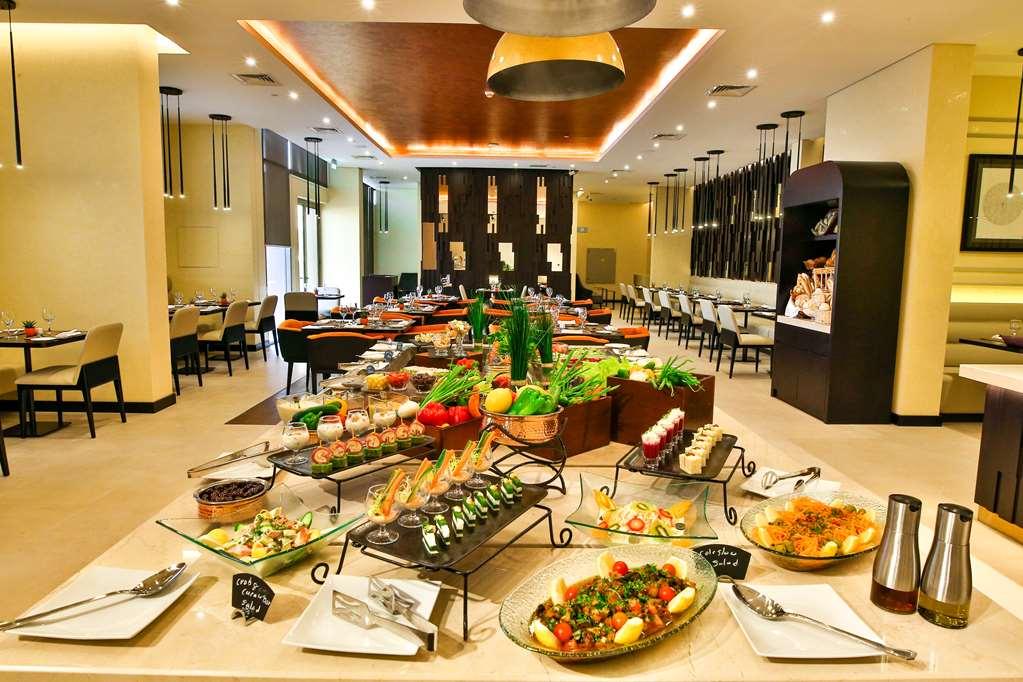 Four Points By Sheraton Production City, דובאי מסעדה תמונה