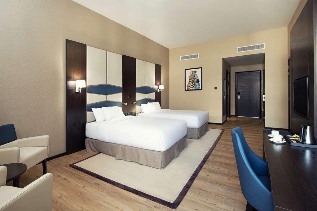 Four Points By Sheraton Production City, דובאי חדר תמונה