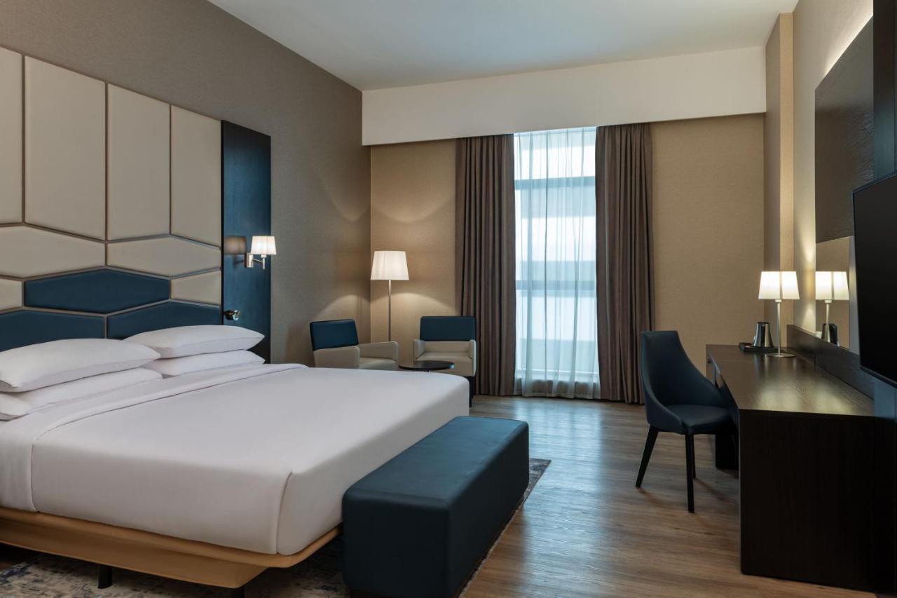 Four Points By Sheraton Production City, דובאי מראה חיצוני תמונה