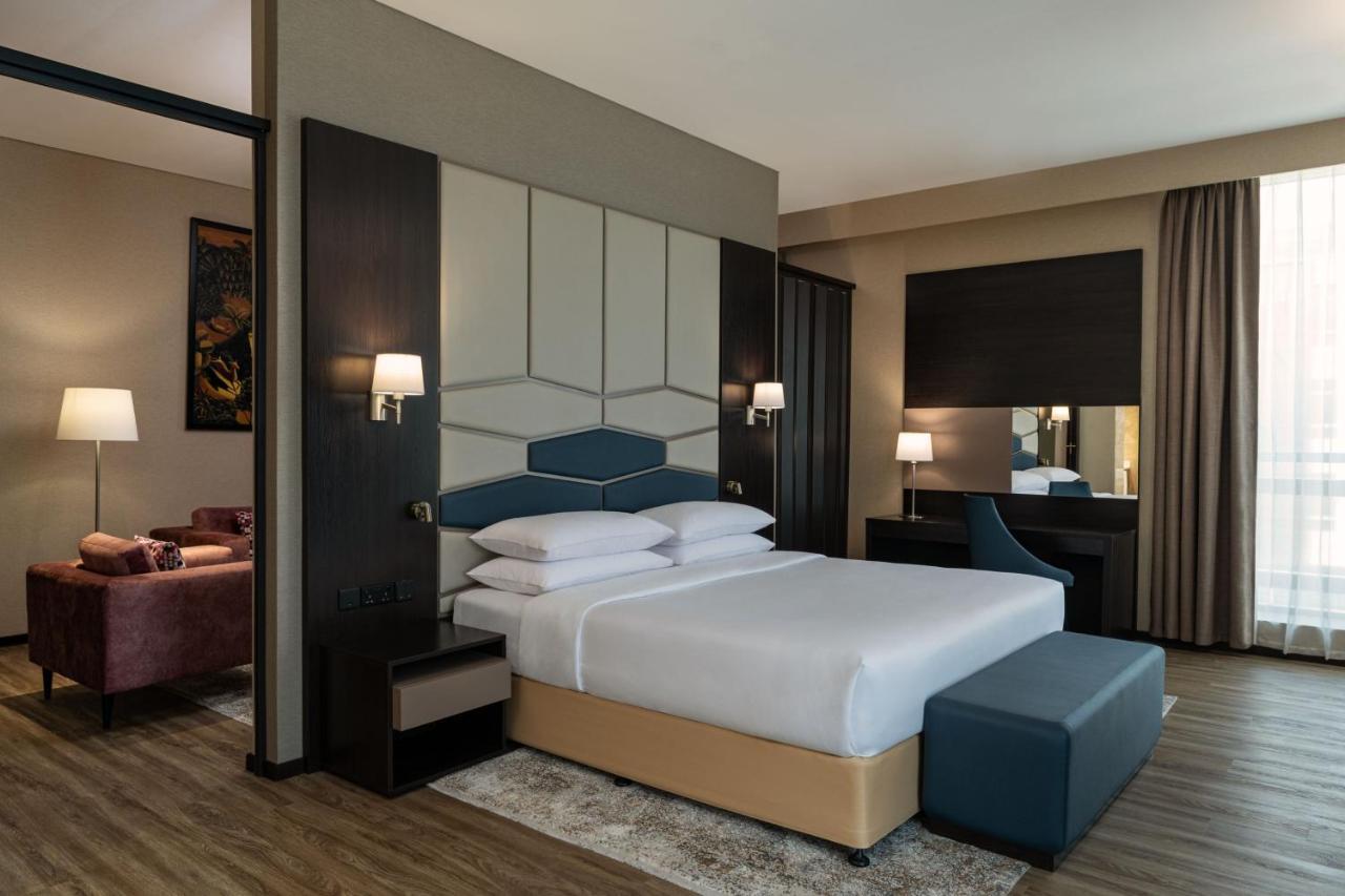 Four Points By Sheraton Production City, דובאי מראה חיצוני תמונה