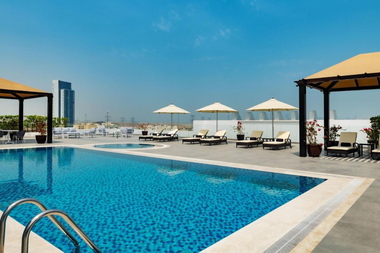 Four Points By Sheraton Production City, דובאי מראה חיצוני תמונה