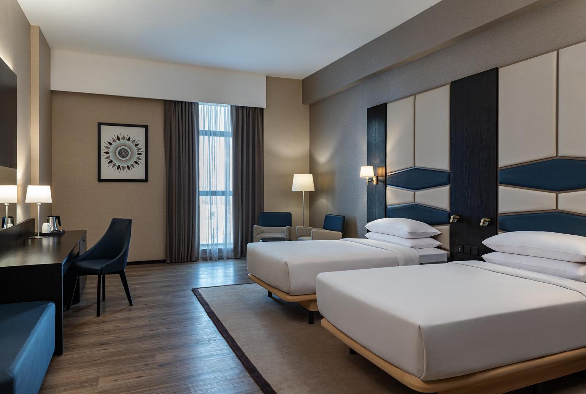 Four Points By Sheraton Production City, דובאי מראה חיצוני תמונה