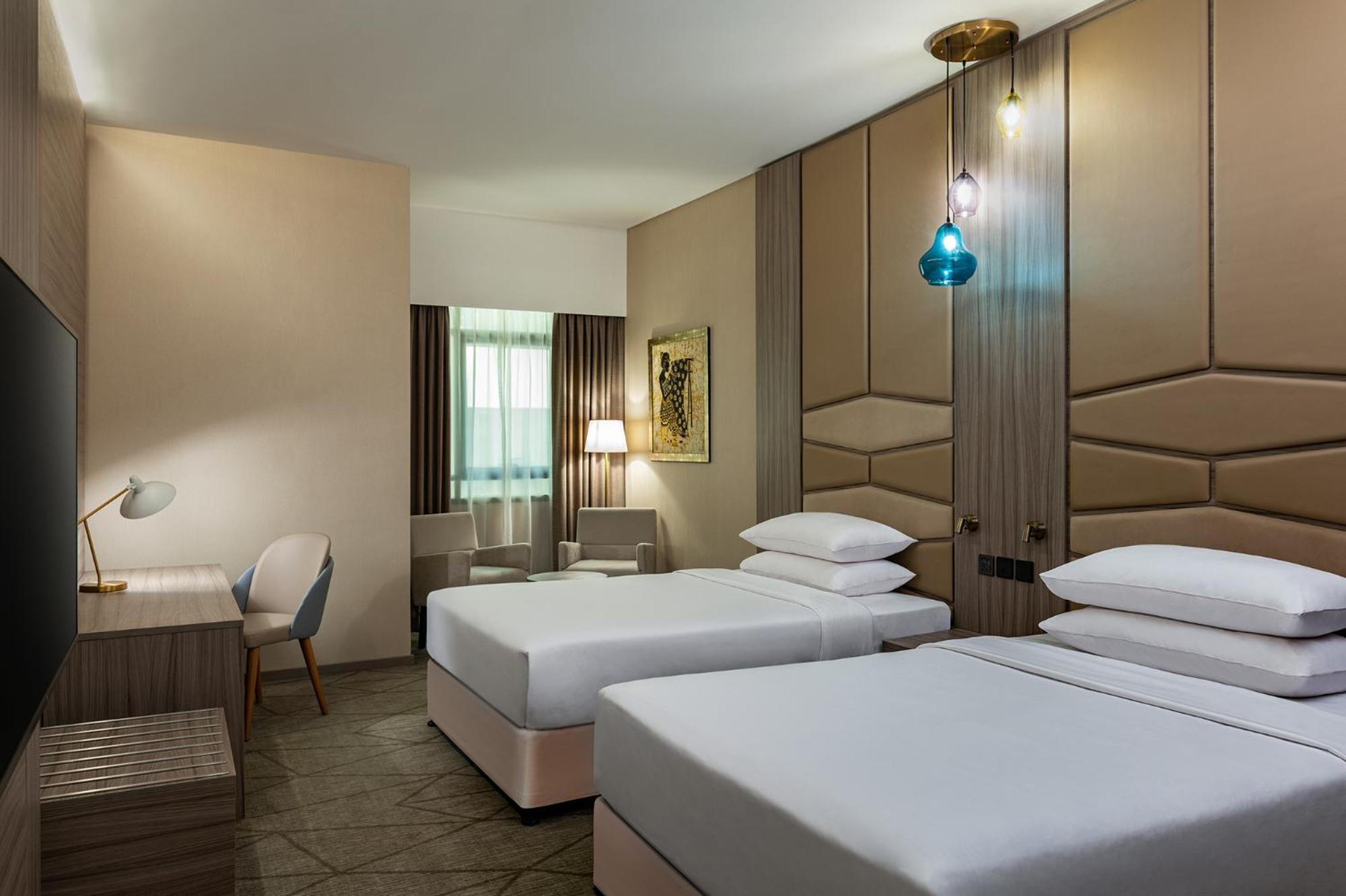 Four Points By Sheraton Production City, דובאי מראה חיצוני תמונה